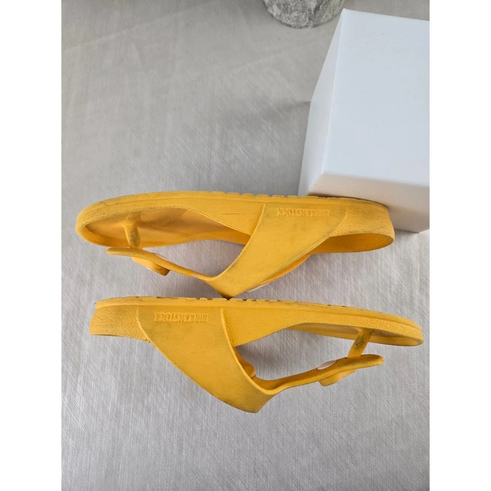 BIRKENSTOCK Kids Yellow Gizeh Thong Sandals Adjustable‎ Strap Size 30